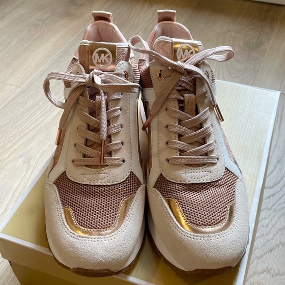NWT Michael Kors Wilma Suede and Logo Trainer Soft Pink - Picture 2 of 13